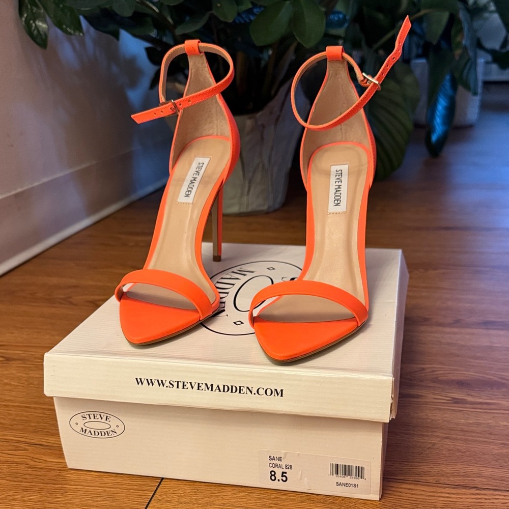 Steve Madden Vibrant Coral Heels
